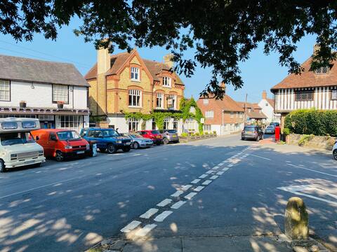 Boutique Victorian converted pub in Tudor village.