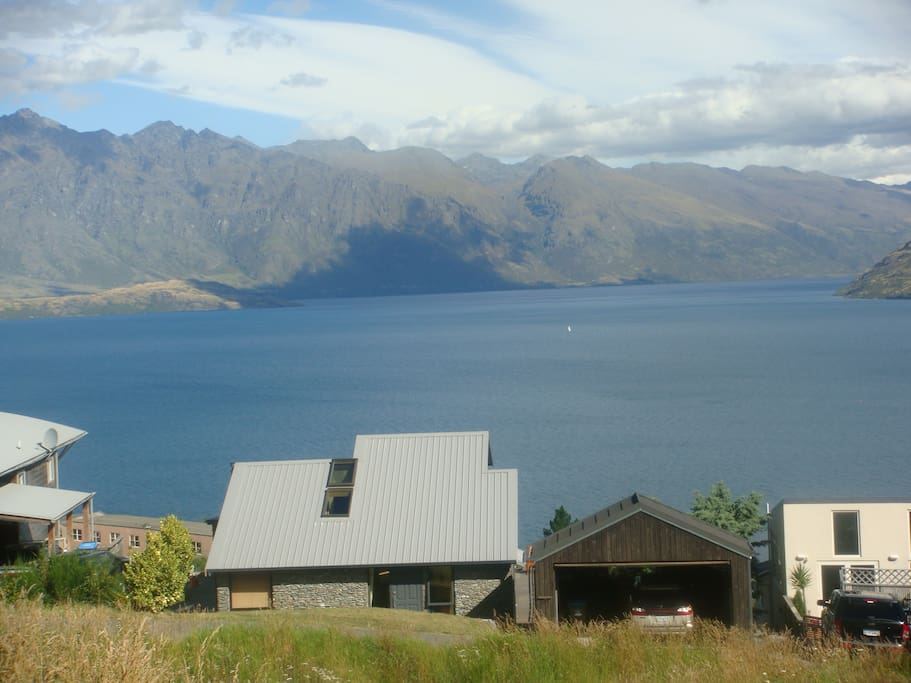 Overlooking lake Wakatipu and the Remarkable Mts