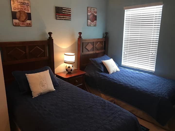 2. spálňa na druhom poschodí