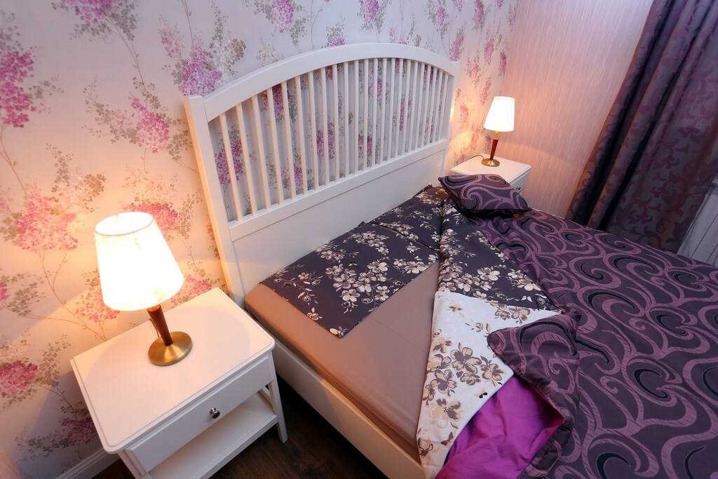 Nightstands with lamps for the readers
