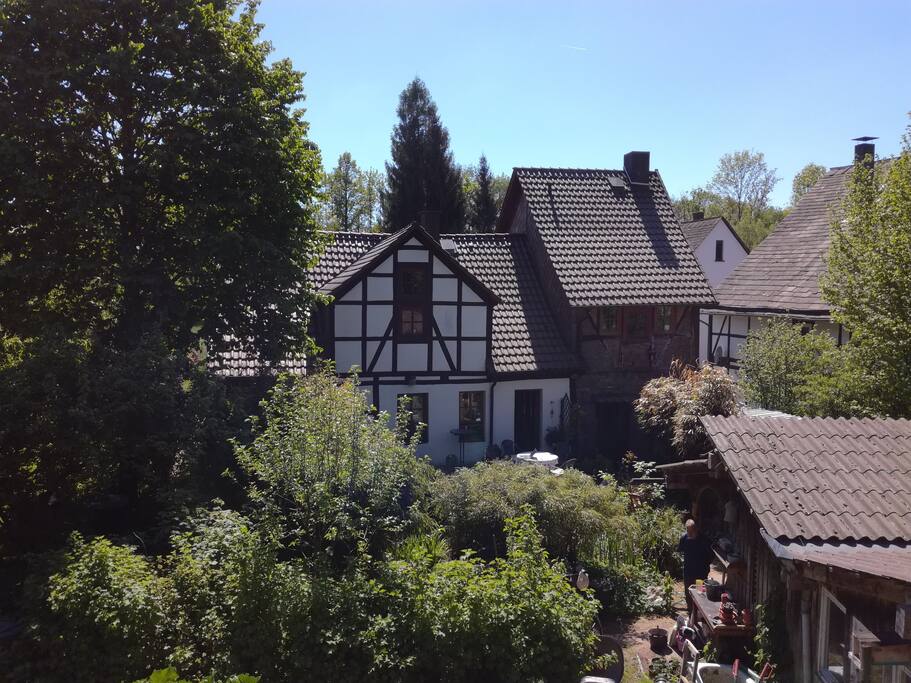 Rückansicht vom Gemüsegarten auf's Haus