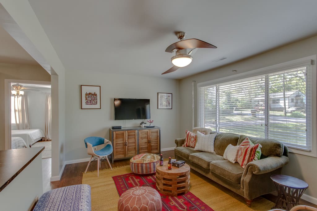 Spacious living room and cable tv! Super comfy couch!