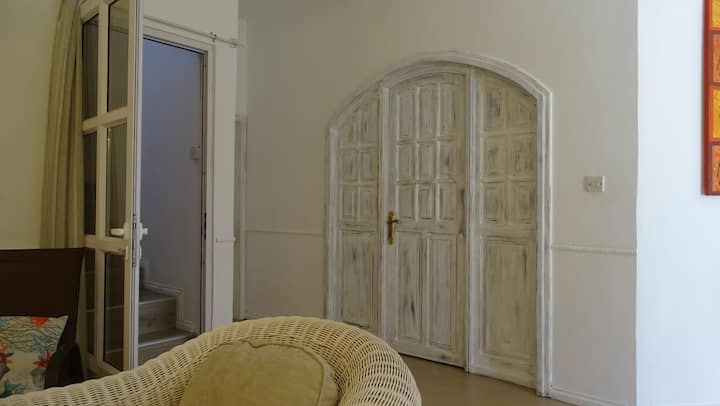 باب غرفة النوم