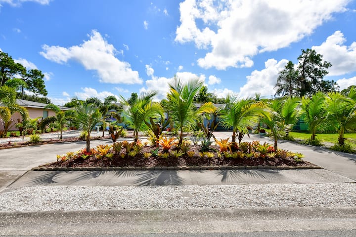 Foxtail Palms Retreat, Bradenton Vacation Rental - Bradenton, FL