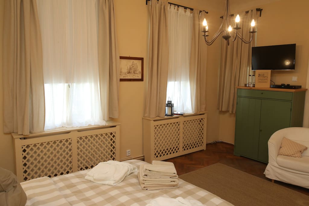 Comfortable double room with shared bathroom