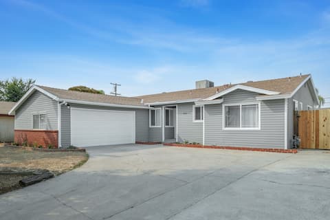 Upgraded 3B/2Bth Great Access to All You Need