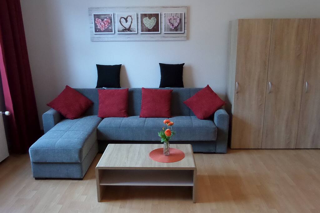 Wohnzimmer mit Schlafcouch