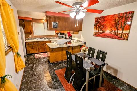 Quaint, Cozy, Condo, in Cottage Grove