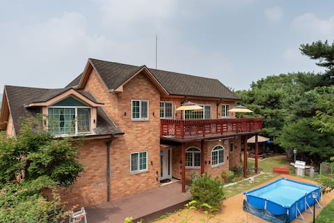 European-style high-end B&B The Hurrah