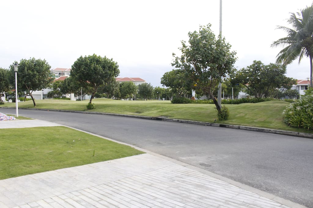 The road before the villa