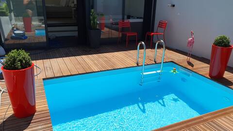 Beautiful Deluxe Suite with Jacuzzi and Private Pool