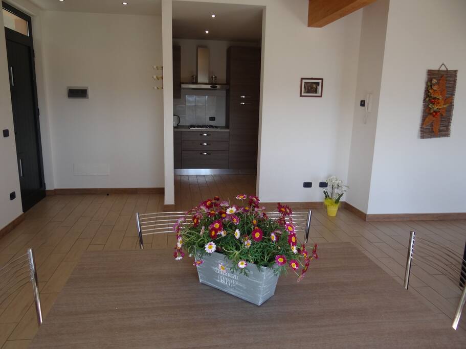 Sala da pranzo e cucina/ Dining room and Kitchen