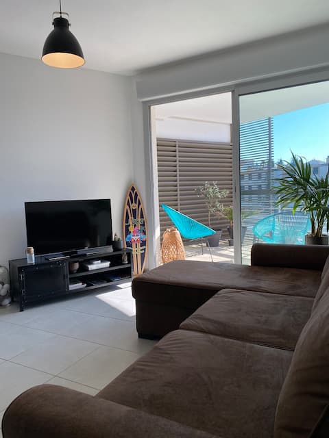 Successful Airbnb property: St Raphaël 2 steps from the train station, beach and center in Saint Raphaël