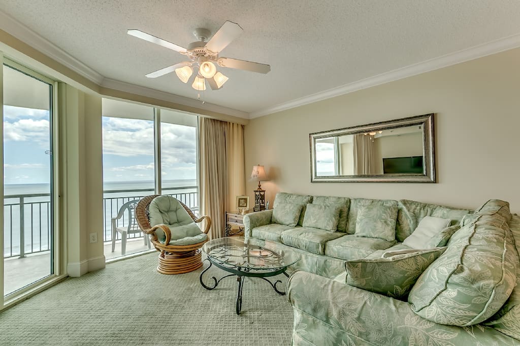 Indoors,Room,Couch,Furniture,Chair