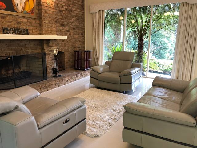 Lake Lodge gallery image 2