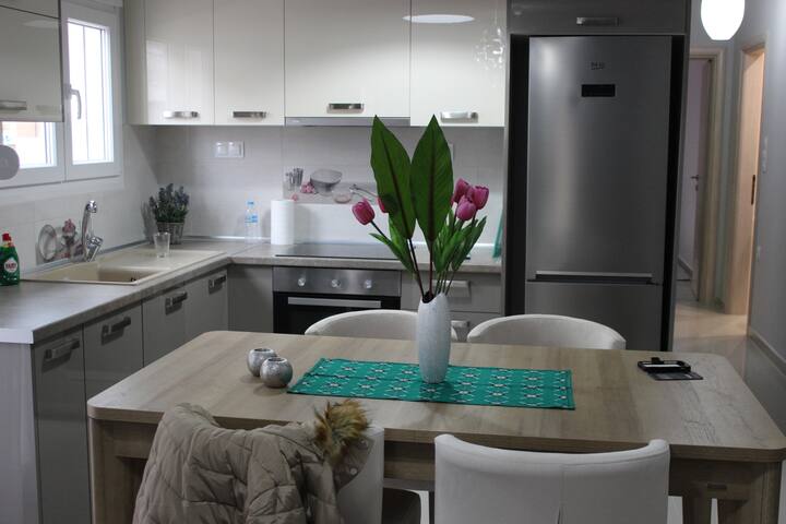 Luxury flat on Nea Paralia gallery image 3