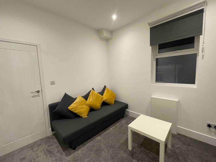 Newly Renovated Flat In Ahstead - 埃普索姆