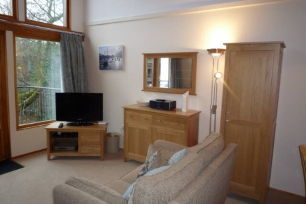 Keswick Bridge, Lounge, Lakes Cottage Holidays