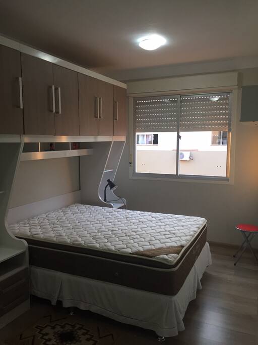 Cama Box com colchão de molas (novo)