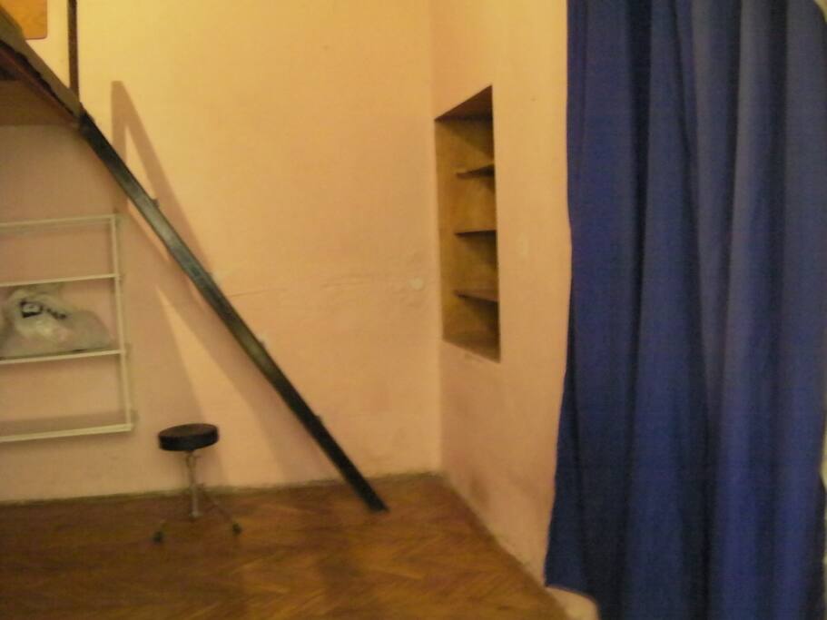 szoba galléria lépcső