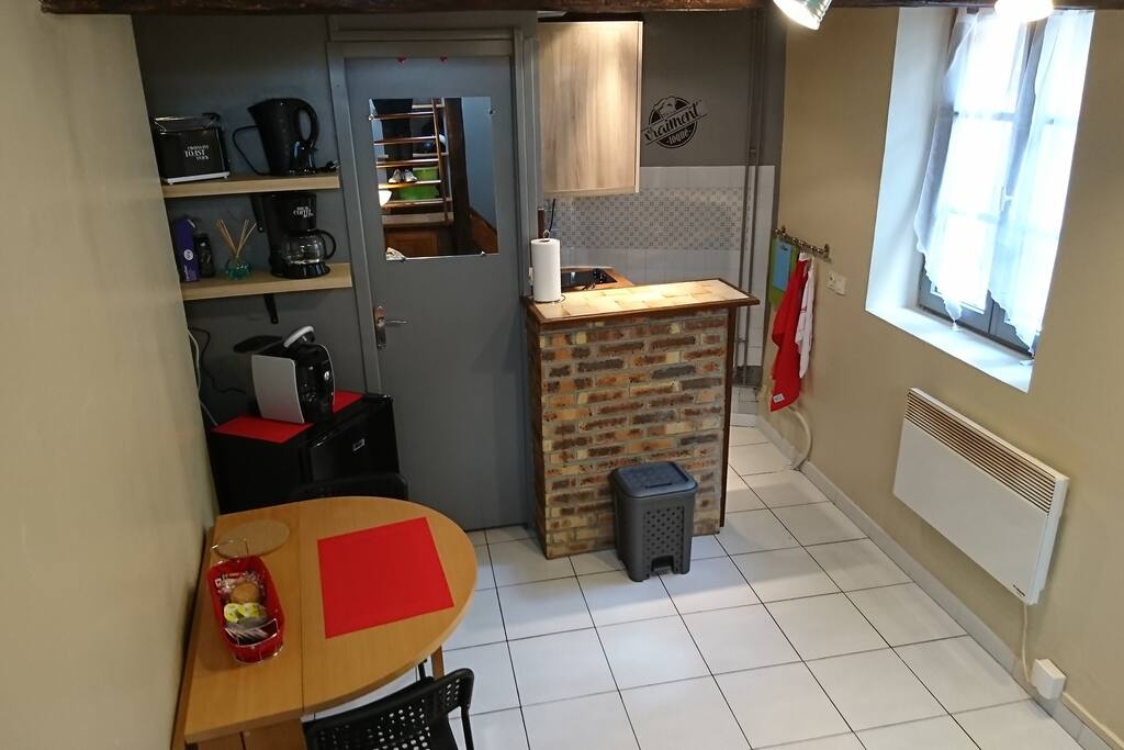 Coin repas et coin cuisine
