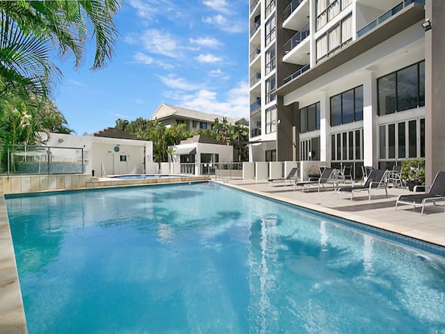 Fantastic Holiday Studio