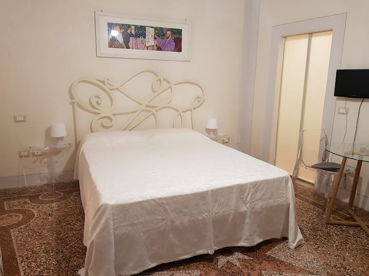 Dhomë gjumi 4