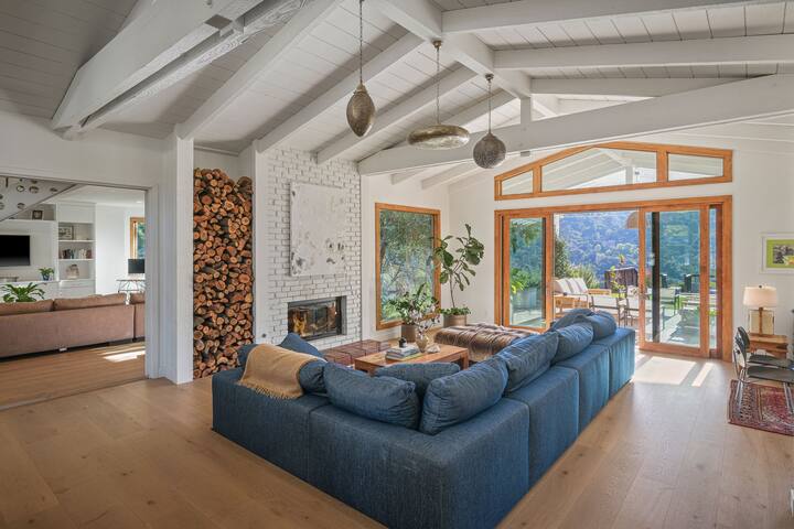 Private oasis with stunning views gallery image 5