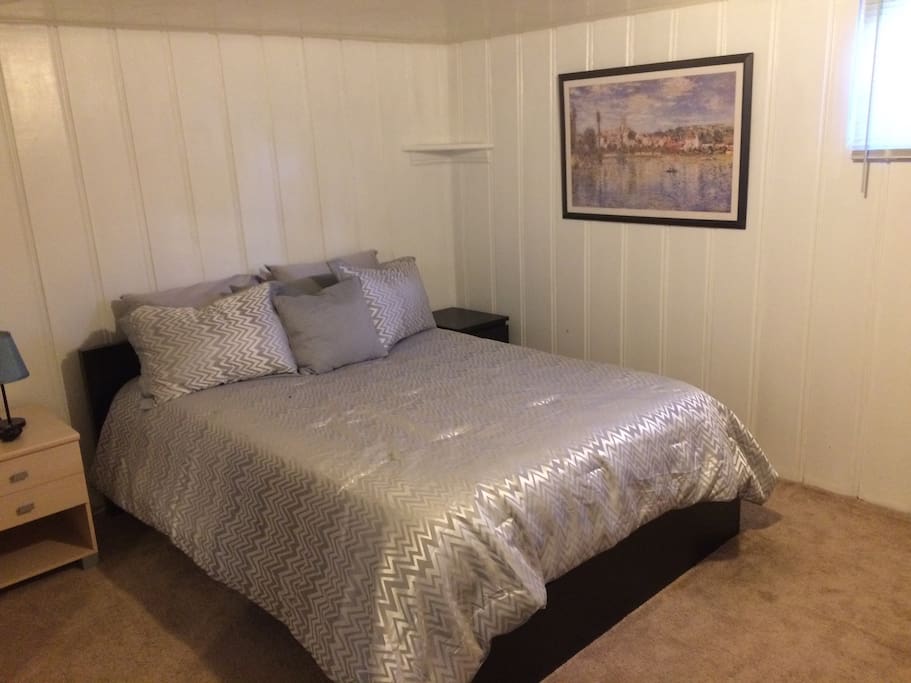 Queen size bed