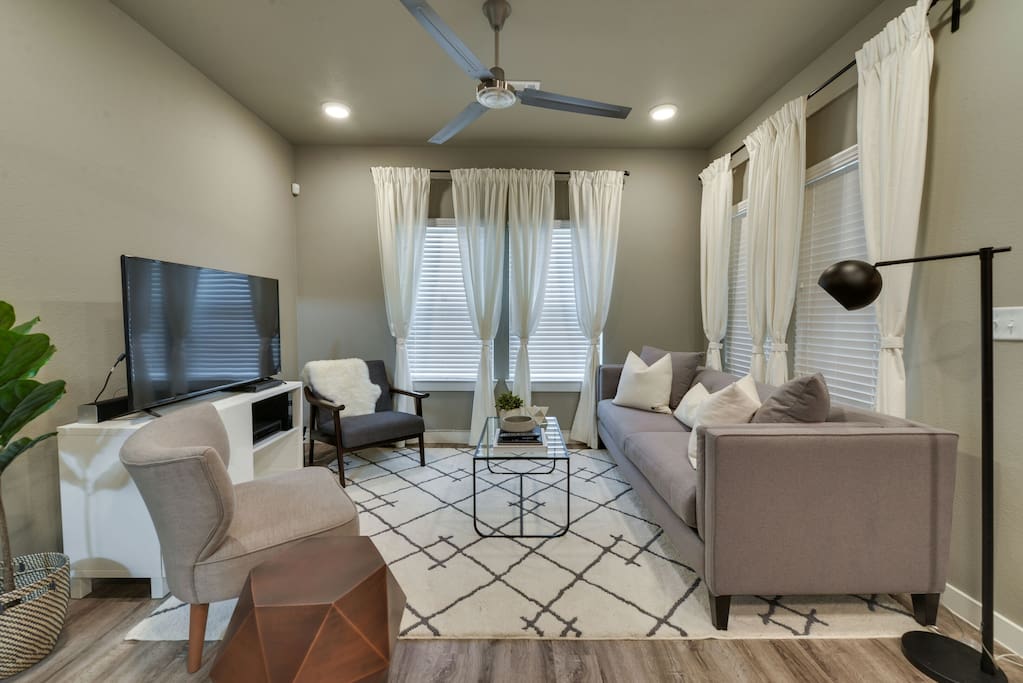 Cozy living area! Great space for catching up or watching your favorite movie!