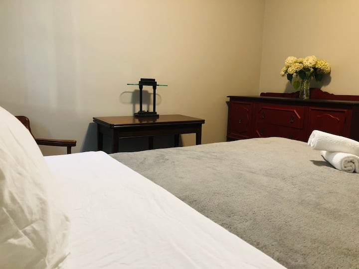 الغرفة 2 من أصل 3