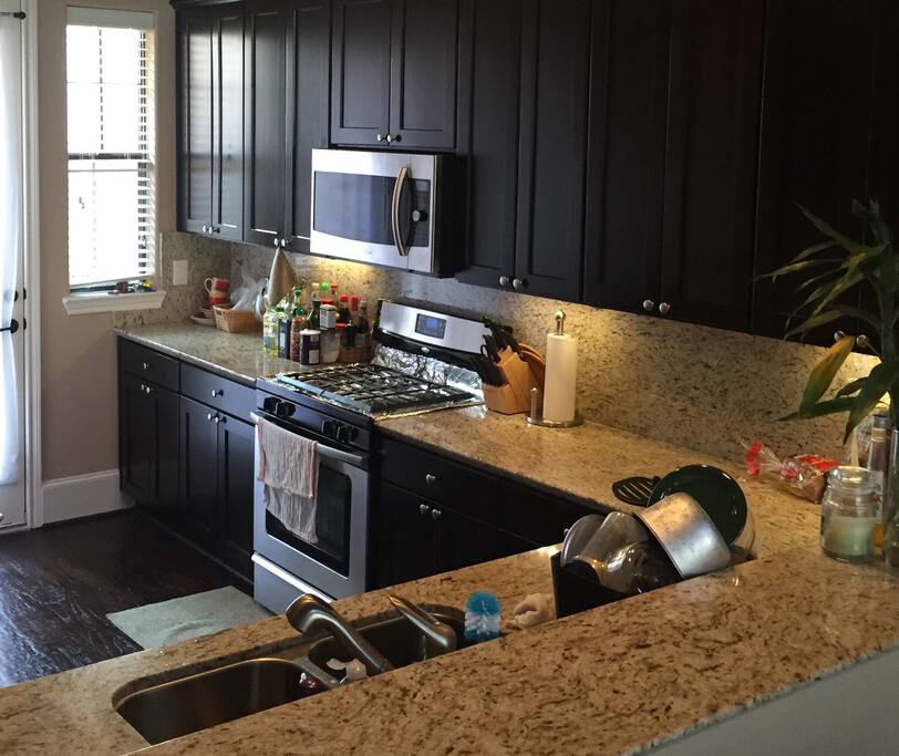 Kitchen available for your use, or join in to enjoy amazing meals by hosts Megan and Ben (typically 2-3 times per week).