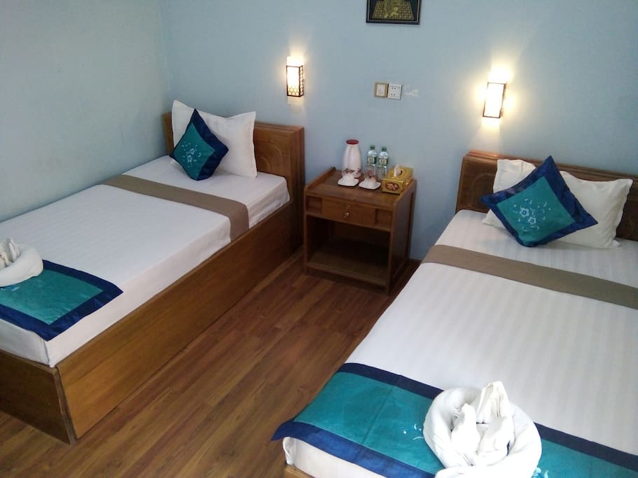 Deluxe Twin Bed