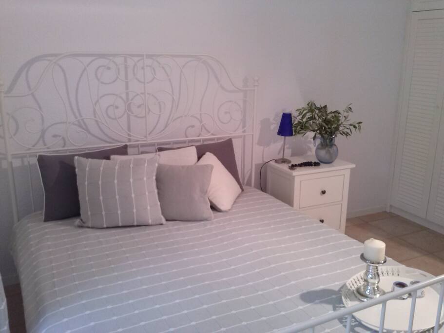 bedroom1