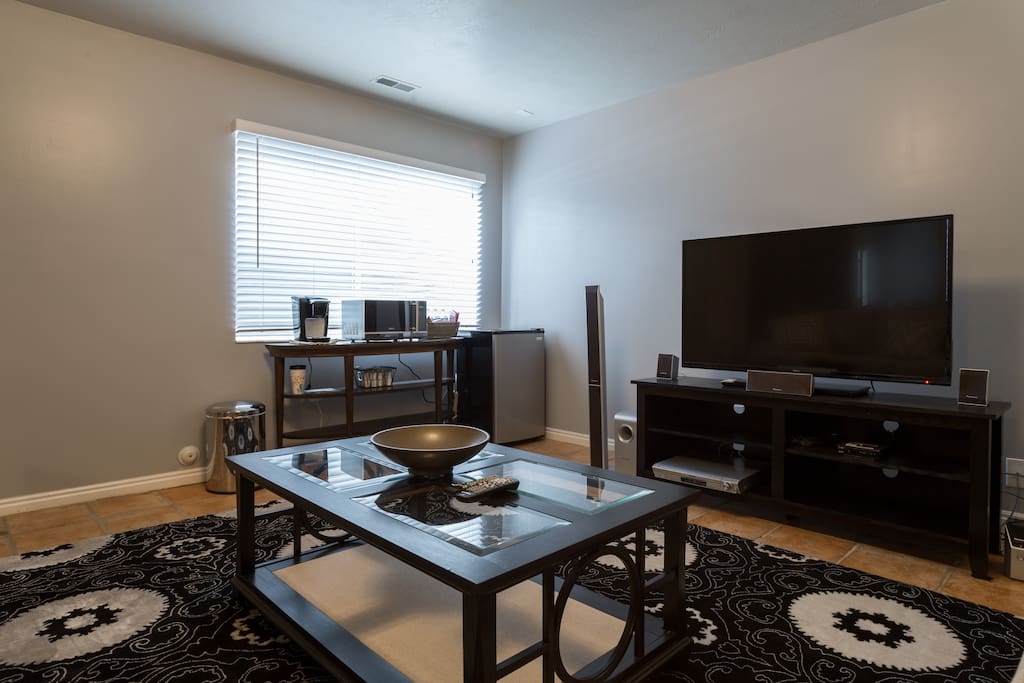 Microwave, coffee maker, and fridge provided. As well as snacks!