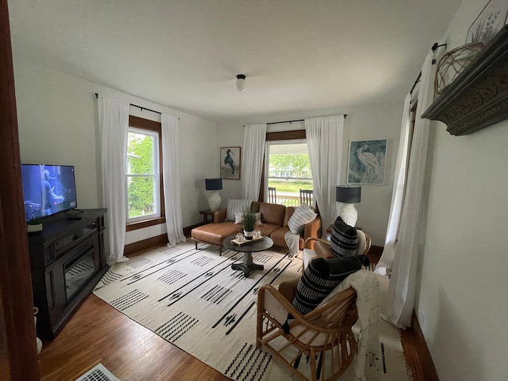 Walk To Jet Express * Sleeps 8 - Port Clinton, OH