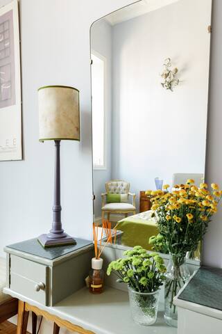 Casa Giulia al Pantheon, un ampio e originale appartamento con balcone. gallery image 4