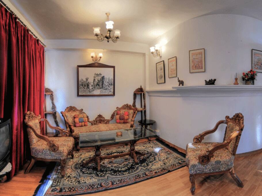 The royal sitting area of the deluxe room