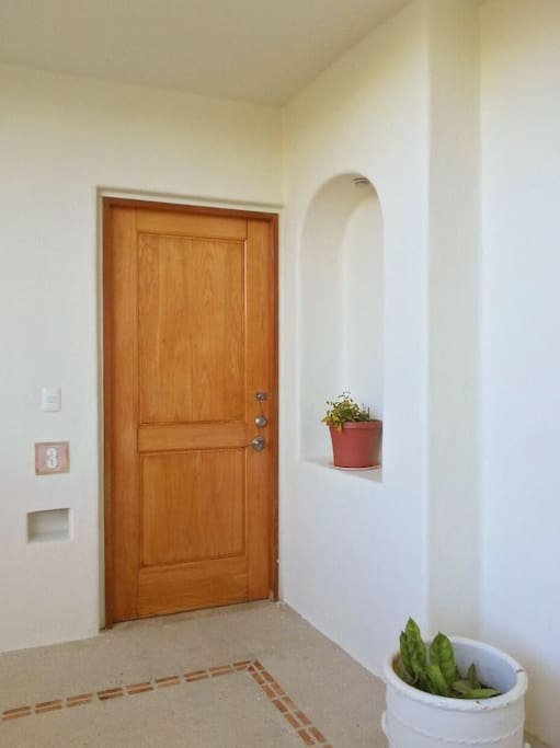 Entrance / Acceso