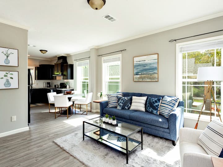 Inviting Duplex Getaway Near Madison - 헌츠빌
