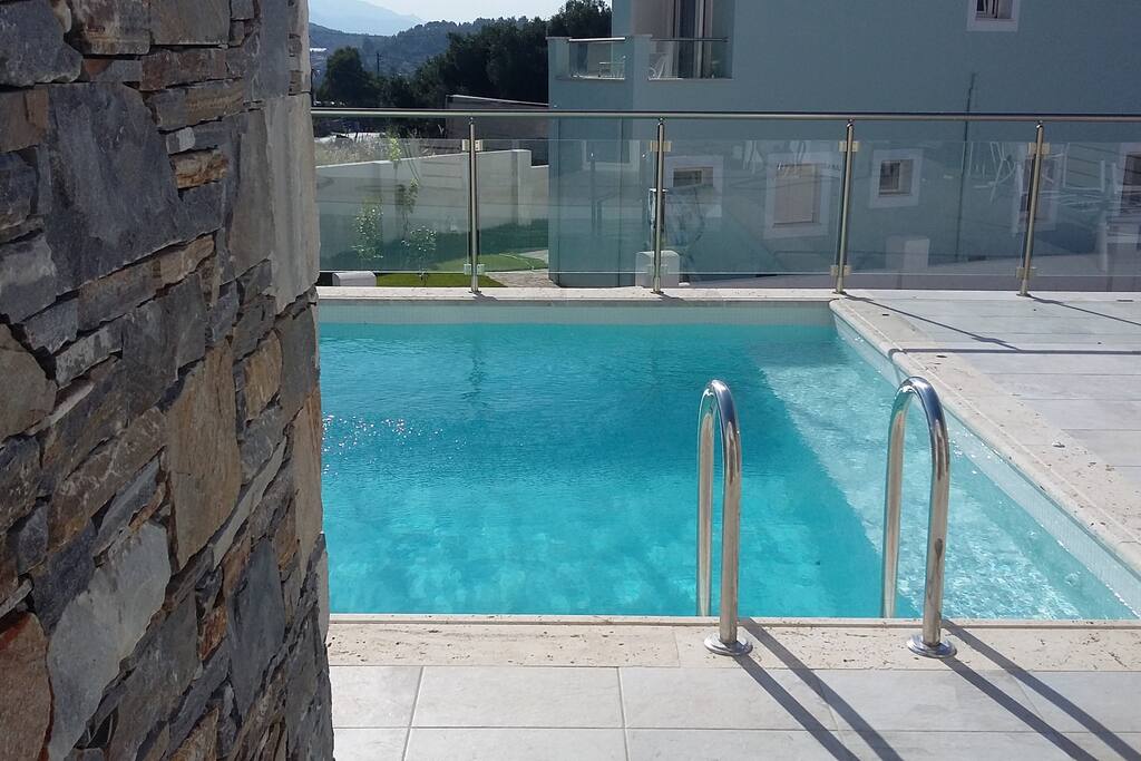 Automated eco swimming-pool