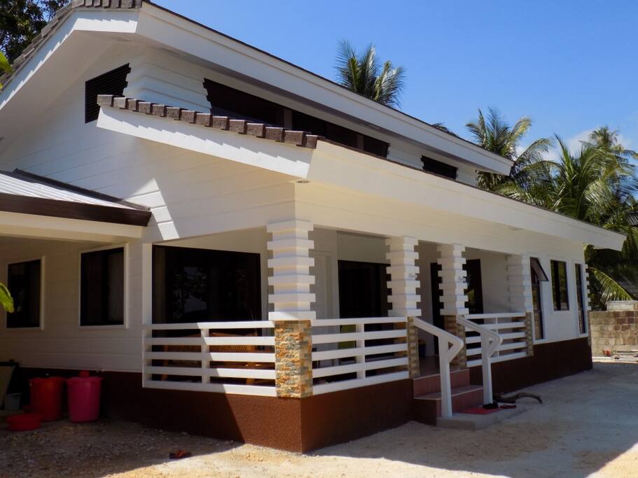 Anemona Beachhouse - front side