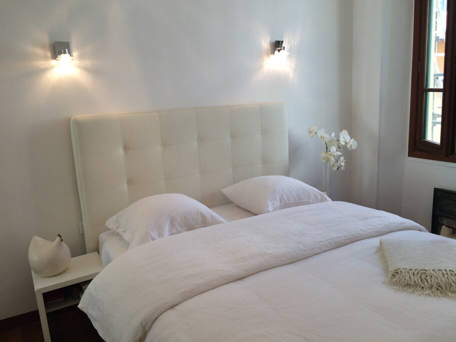 1ere Chambre toute en Douceur...