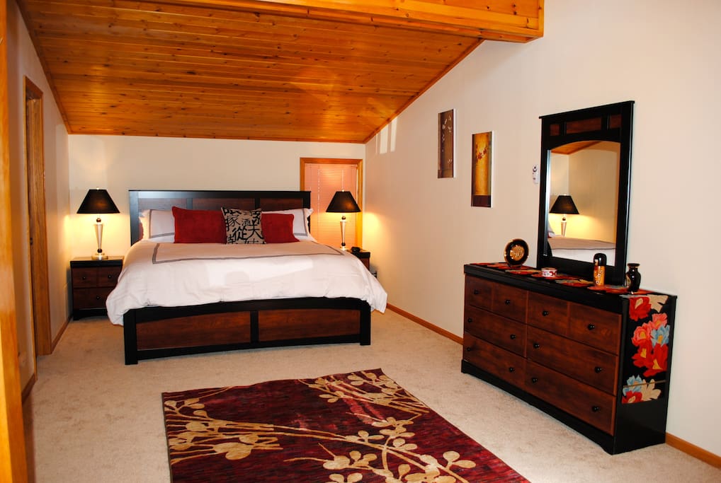 Upstairs King Loft