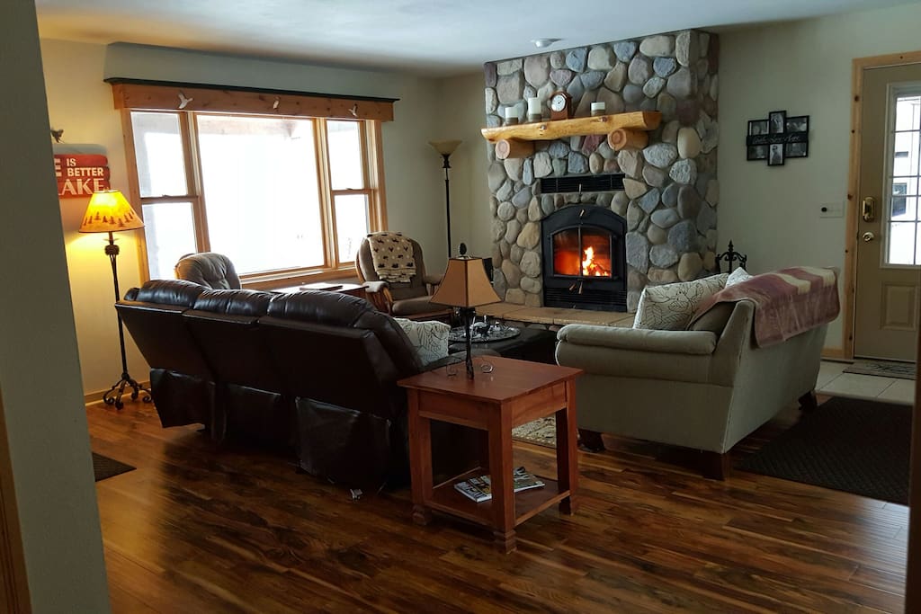 Family Cabin Retreat Cabins for Rent in Cushing, Wisconsin, United States