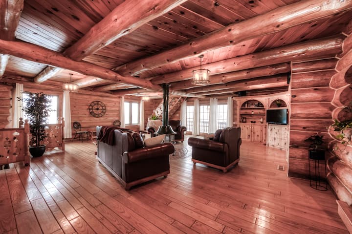 Austrian Log House - Ontario