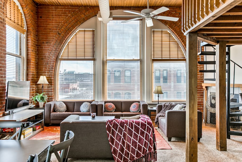 Bright 2bedroom Old Market loft ♥ 1,300sqft condo Lofts for Rent in