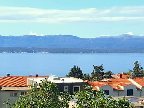 Popular Airbnb listing: Superstay Bol with sea view ( 2 person) in Općina Bol