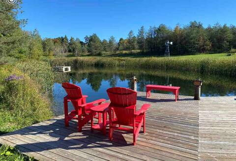 Greenery Lane - w/ private pond, hot tub & sauna!