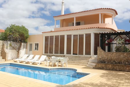Top 20 alugueres para férias, casas de férias & alugueres de ... Barbecue casa moderna